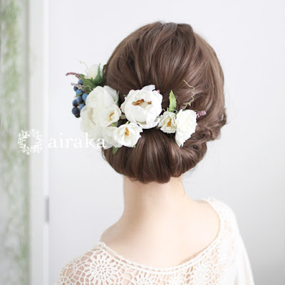 イングリッシュローズの髪飾り(白)_ウェディングブーケと花髪飾りairaka