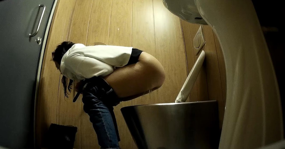Gloryhole hiddencam subway pissing