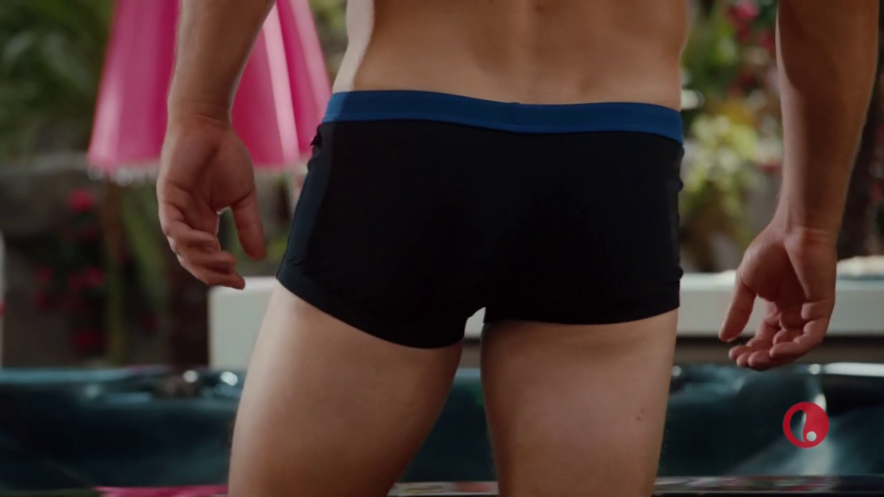 Freddie Stroma shirtless in 'UnReal' - S02E07.