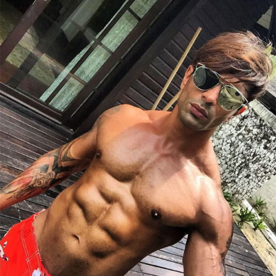 Karan Singh Pack Xxx 2019 - Shirtless Bollywood Men: Karan Singh Grover in his underwear