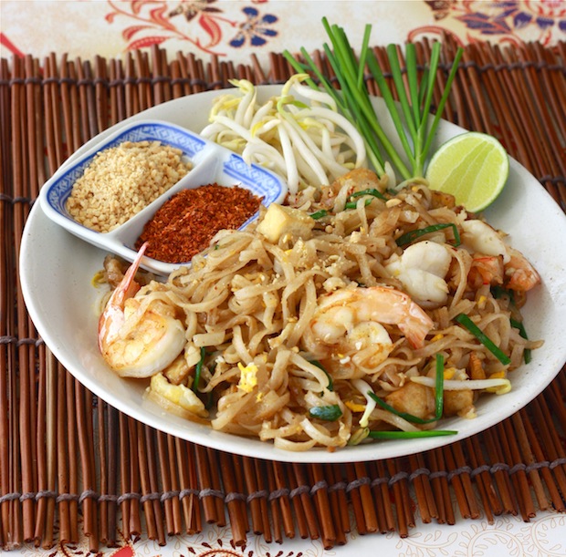 Pad Thai recipe by SeasonWithSpice.com