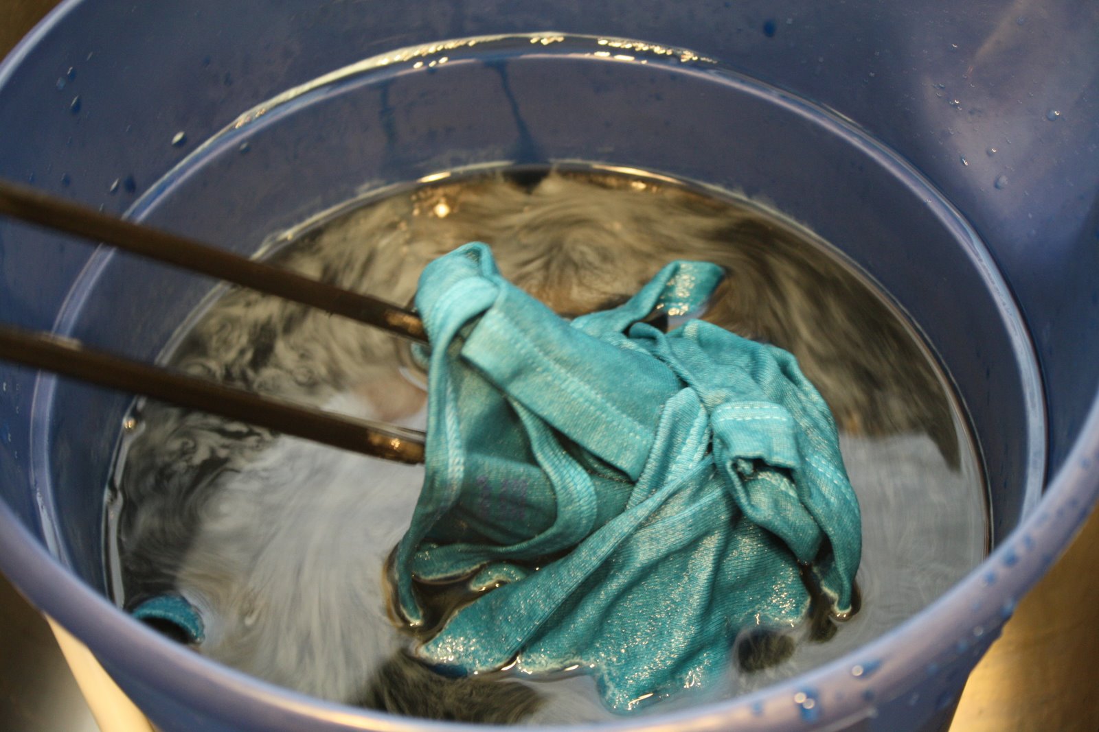 the Hott Spott How To Dye Fabric