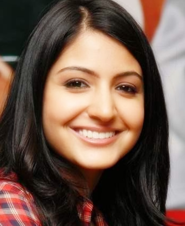 Anushka Sharma Hot Stills