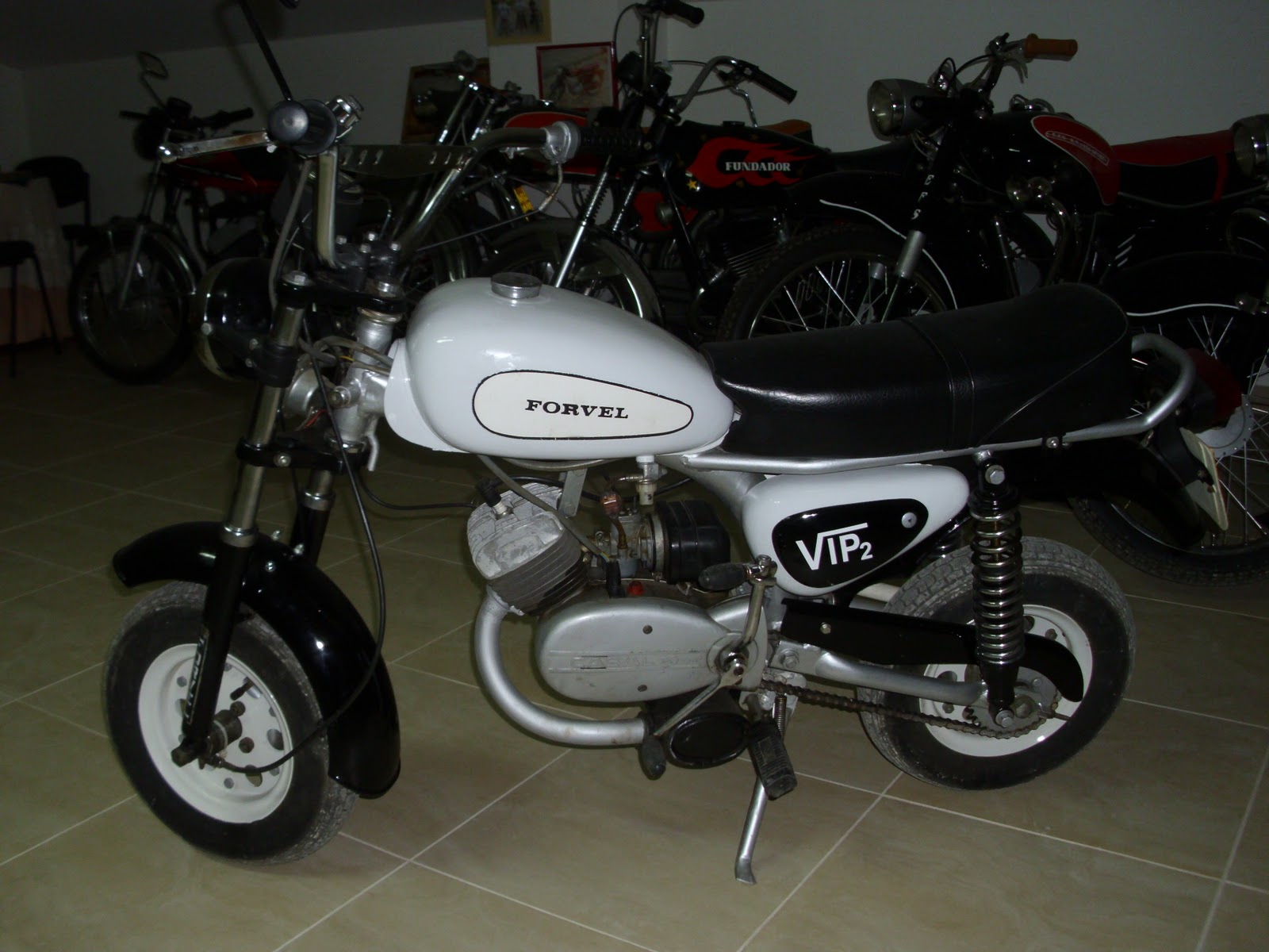 Motas Antigas: Motos/Peças para venda