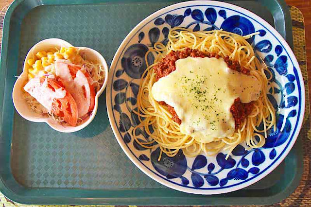 Food tray, spaghetti and salad