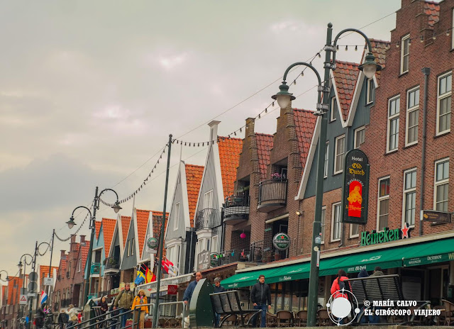 https://elgiroscopo.es/volendam-un-pueblo-con-encanto-cerca-de-amsterdam-la-vieja-holanda/