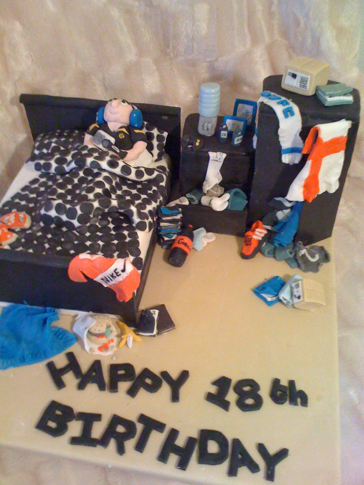 Custom Cake Art: Messy Boys Bedroom Cake