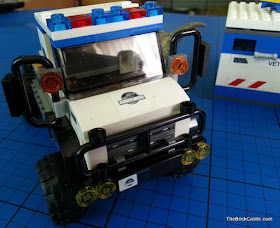 Jurassic World LEGO mobile vet unit front view