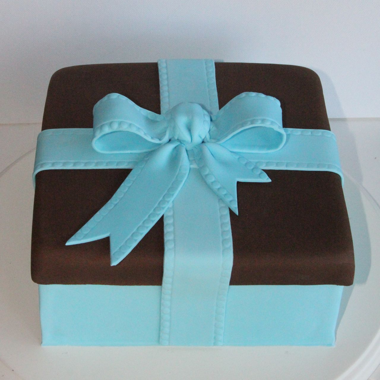 Coco Jo Cake Design Gift box cake