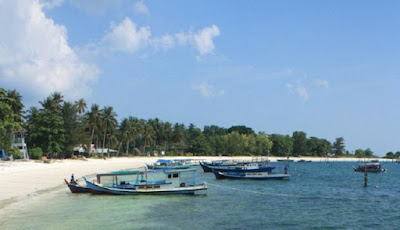 tanjung-kelayang-beach-belitung-2