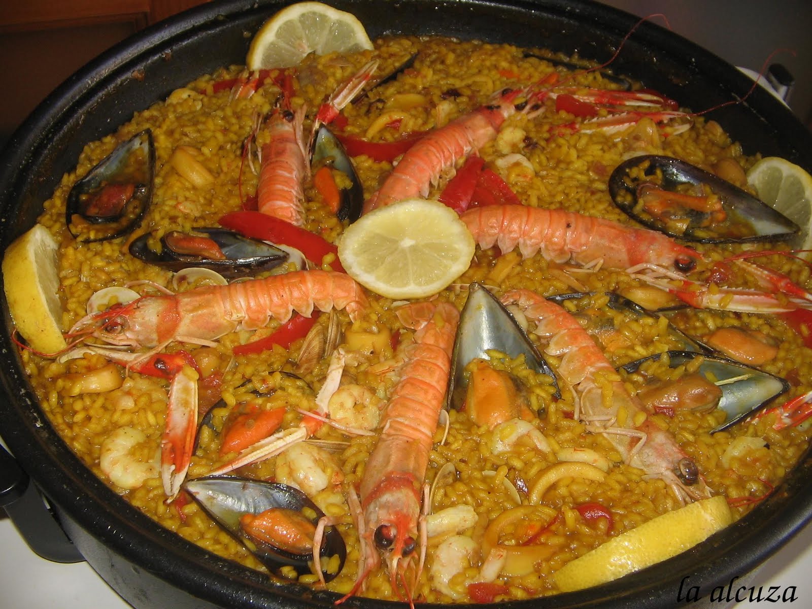 LA ALCUZA PAELLA DE MARISCO