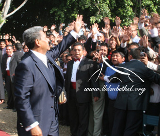 La Luz del Mundo: ¿QUIÉN ES SAMUEL JOAQUÍN FLORES?