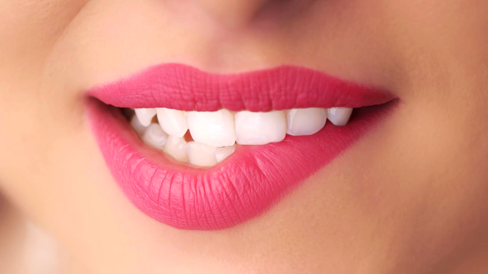 Cara Mengatasi Bibir Kering secara Alami dan Cepat Cara Mengatasi Bibir Kering secara Alami dan Cepat
