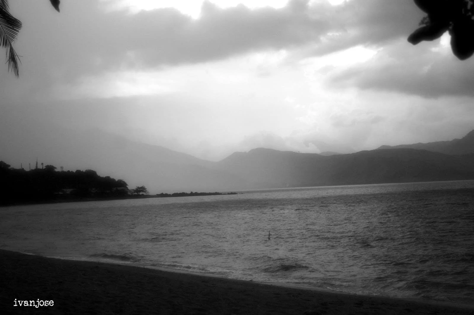 Black and white photo of the beach at Grande Island Resort