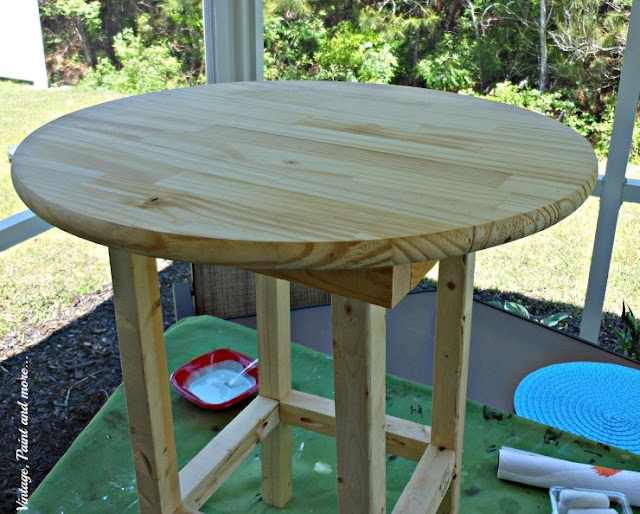 Vintage, Paint and more... DIY rustic wood patio table