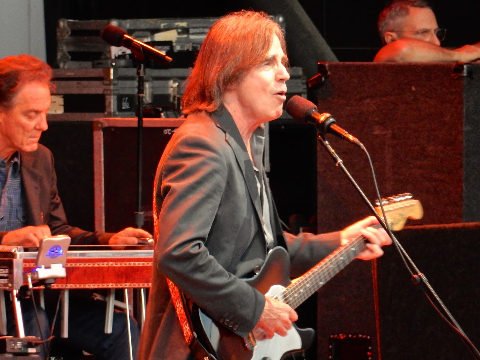Tom Cochrun /Light Breezes: CATCHING JACKSON BROWNE