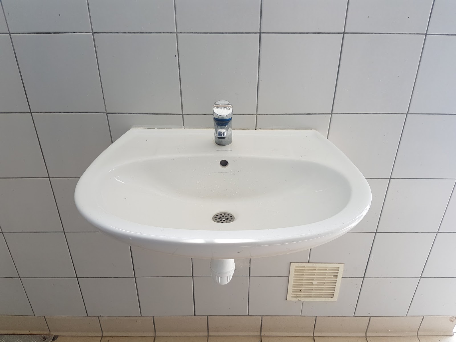 7 Things You Need To Know About French Toilets When Travelling