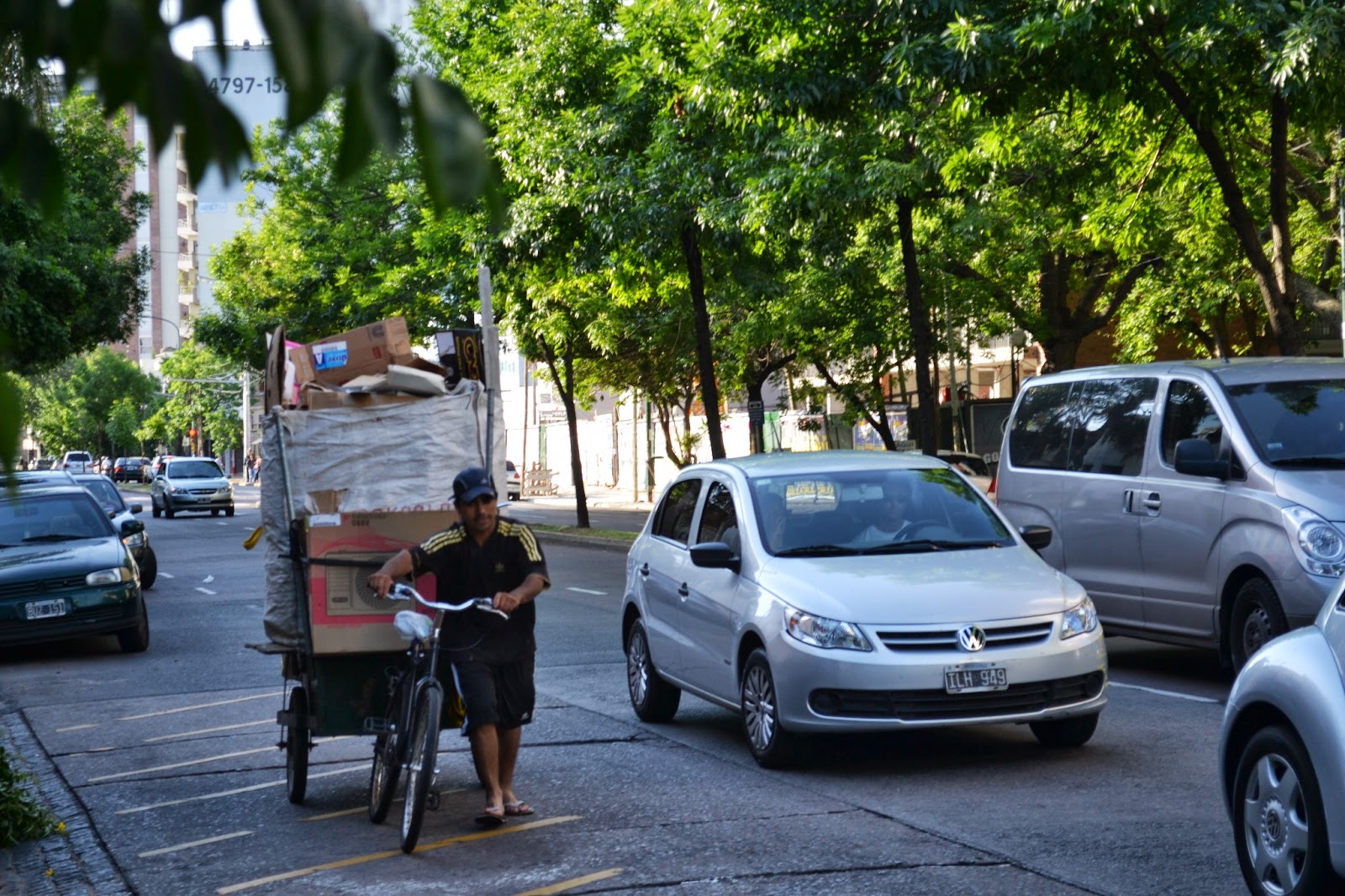 Recuperadores urbanos por San Isidro | Que Pasa Web