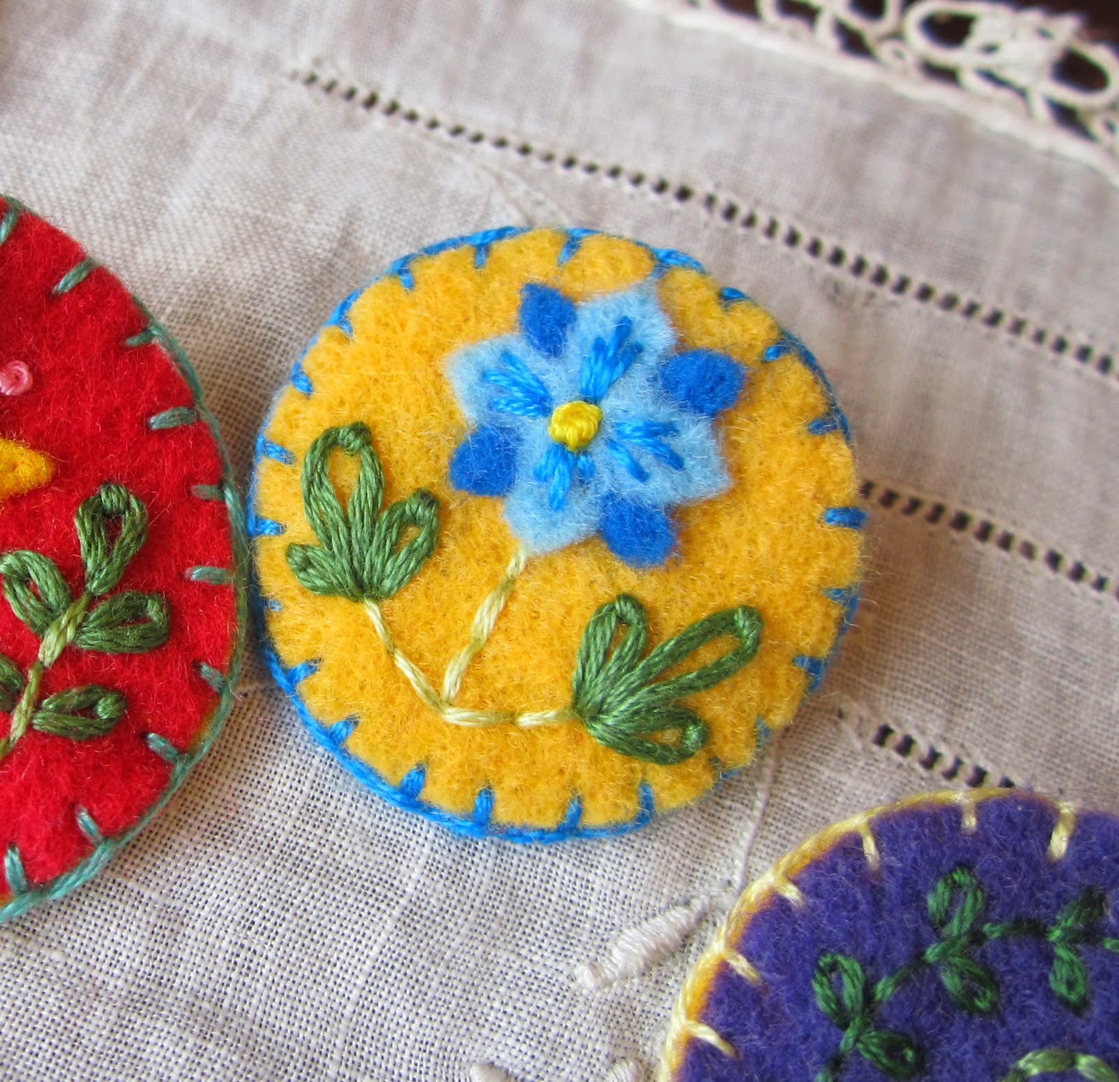 anthemsweet More felt brooches