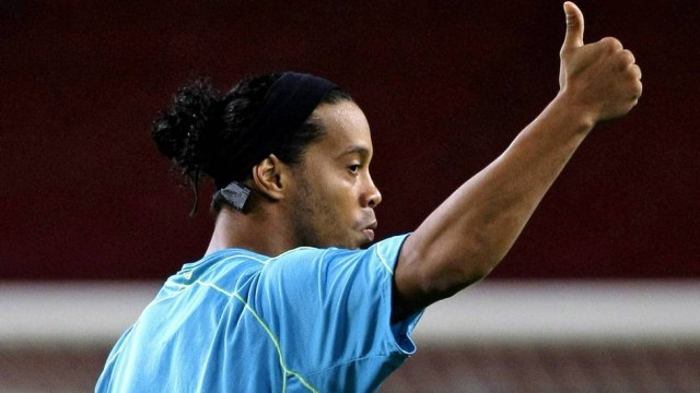 Ronaldinho Gaúcho rescinde contrato e dá adeus ao Flu após nove jogos e nenhum gol
