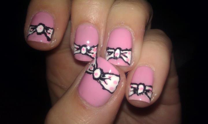 Scarletcow: Nails: Hand painted bows.