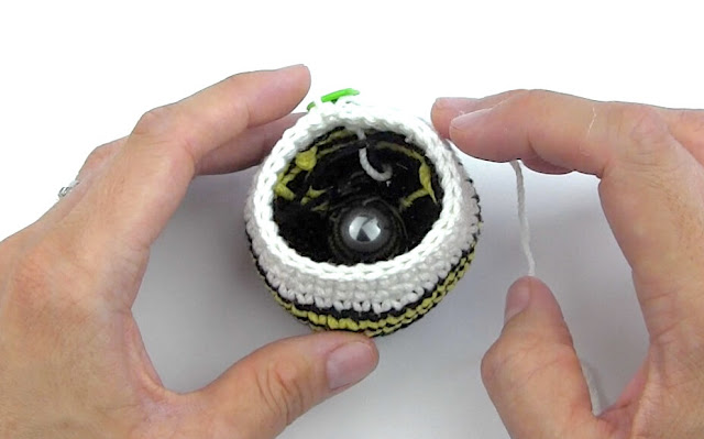 strongman-amigurumi-roly-poly-free-crochet-pattern-marble-lead-ball