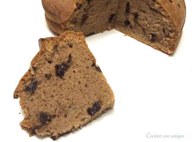 Bizcocho con leche de almendras