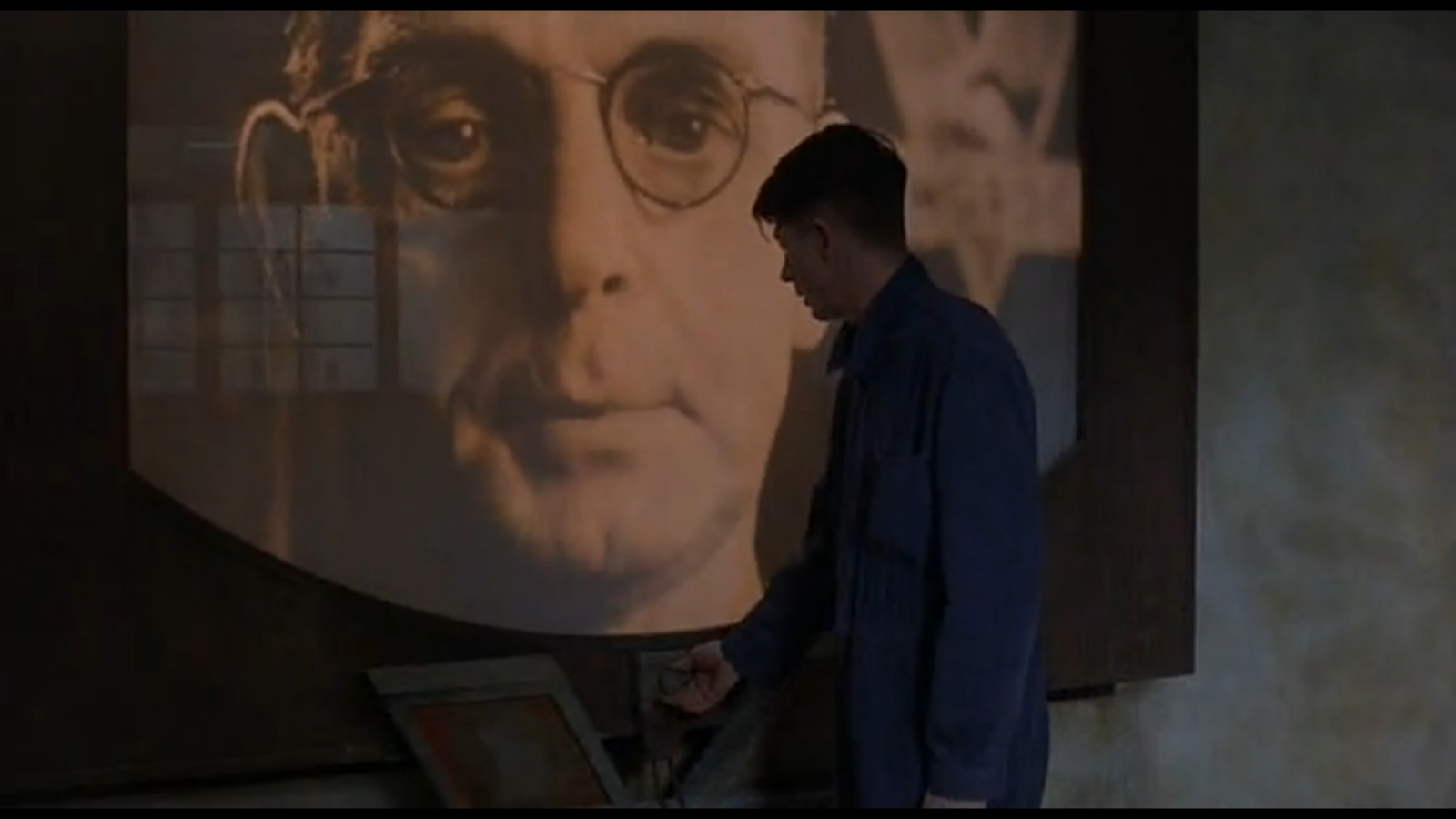 1984 начало. 1984 начало. 1984 начало. оруэлл 1984 уинстон смит. джордж оруэлл 1984 уинстон.