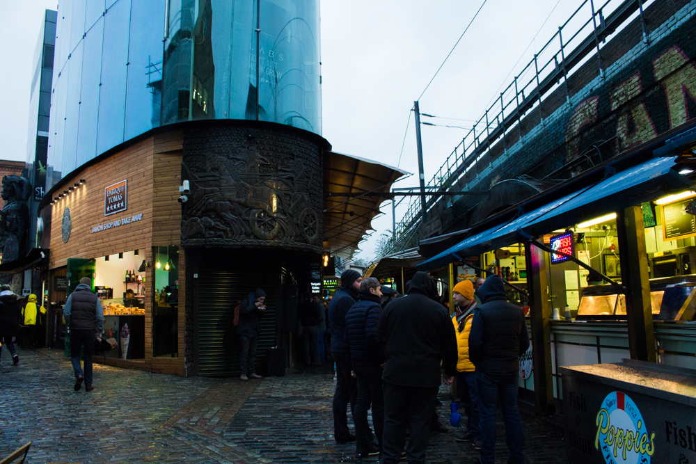 Exploring London The Cheese Bar, Camden pull down the moon