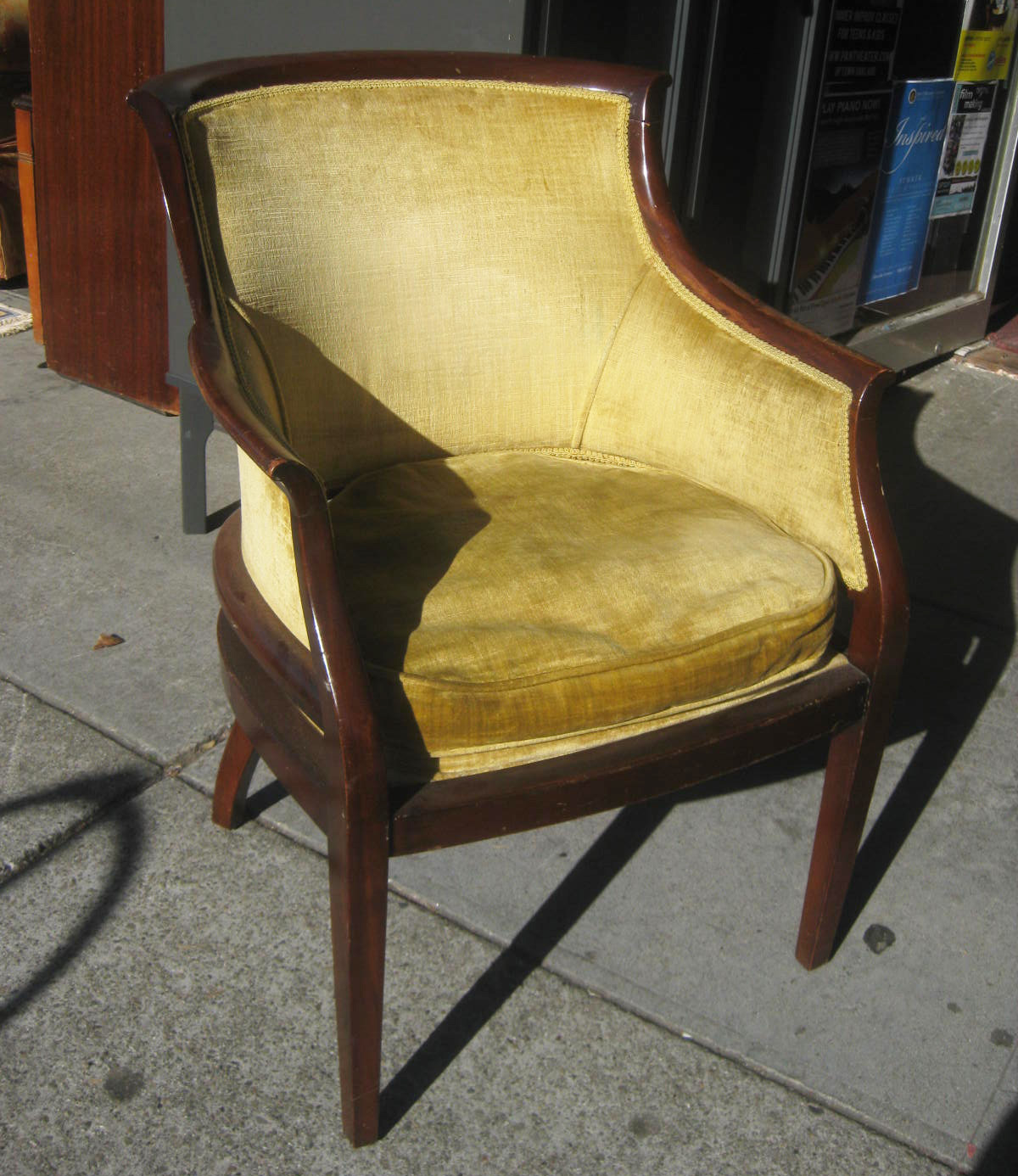 UHURU FURNITURE & COLLECTIBLES SOLD Occasional Chair