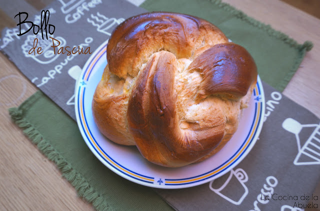 Pan dulce de Cuaresma. Bollo de pascua.