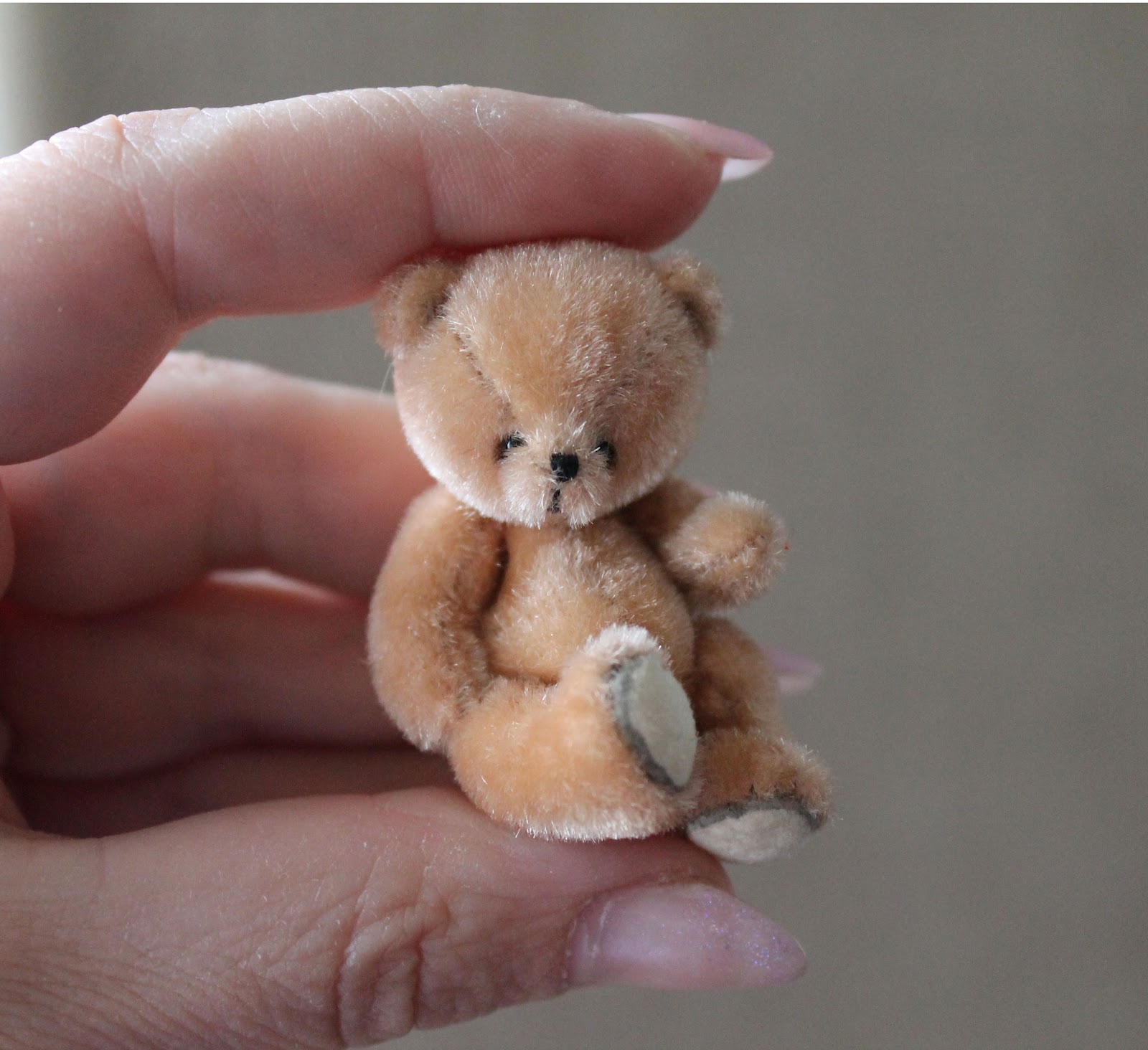миниатюрный плюшевый мишка. мини мишки игрушки. мини мишки. мини мишки тедди. игрушки светланы гуменниковой.