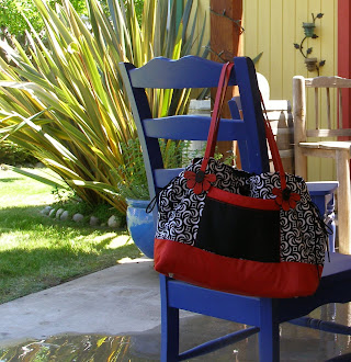 "Bow-Tucks" Tote in Black and Red