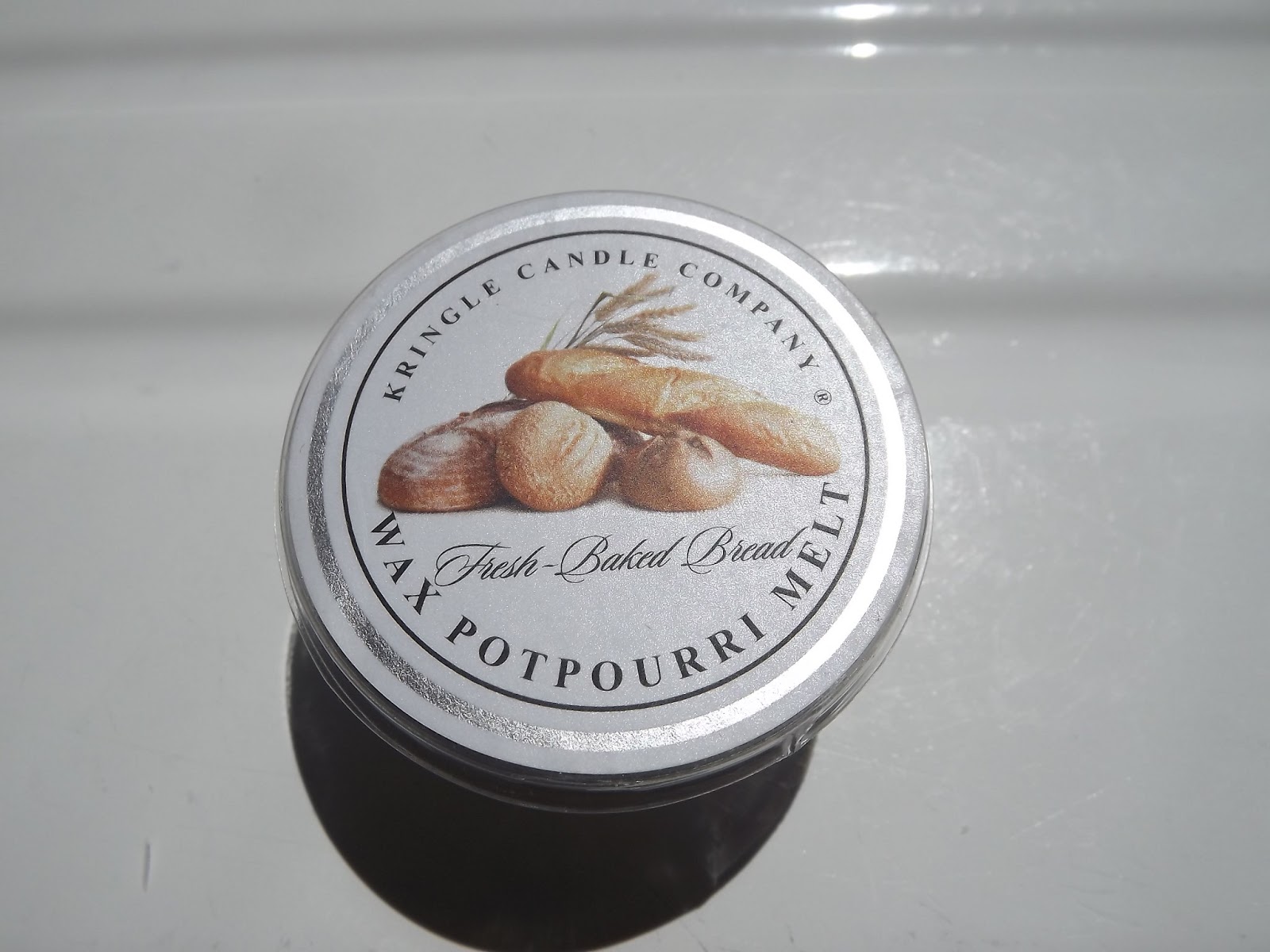 Life Inside the Page Kringle Candle Company Review Fresh Baked Bread