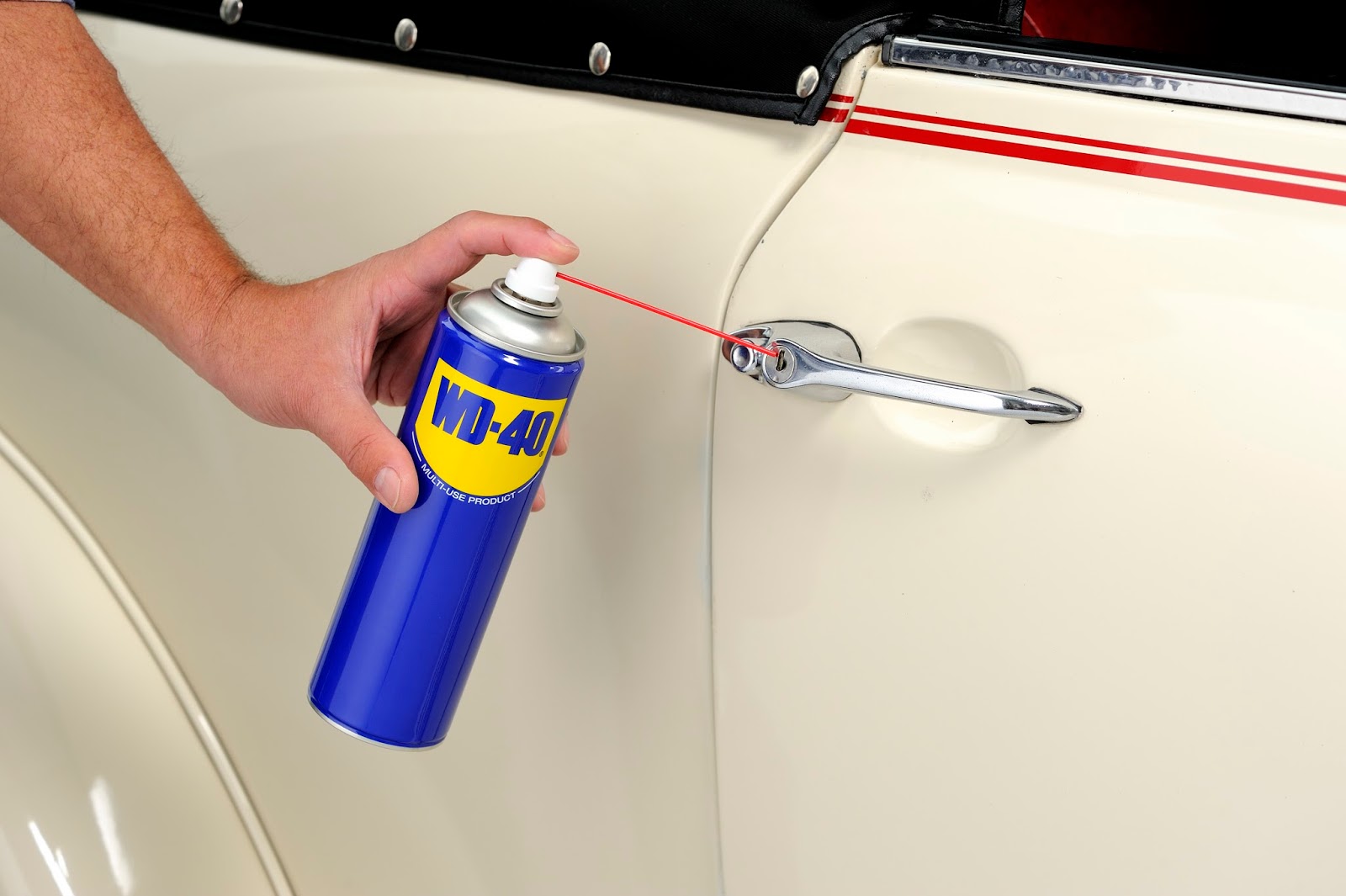 CAR CLEANING MADE EASY WITH WD40®