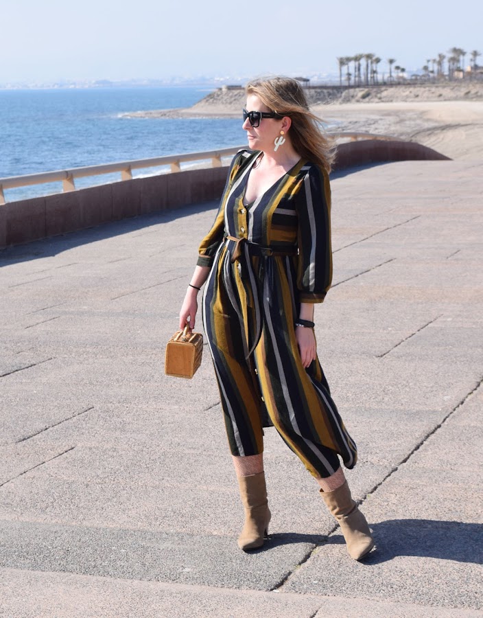 Vestido_rayas_con_botines