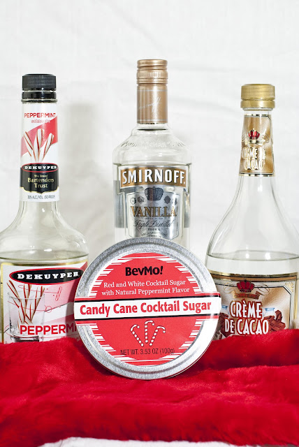 candy cane martini, christmas cocktail, vanilla vodka, white creme de cacao, peppermint schnapps