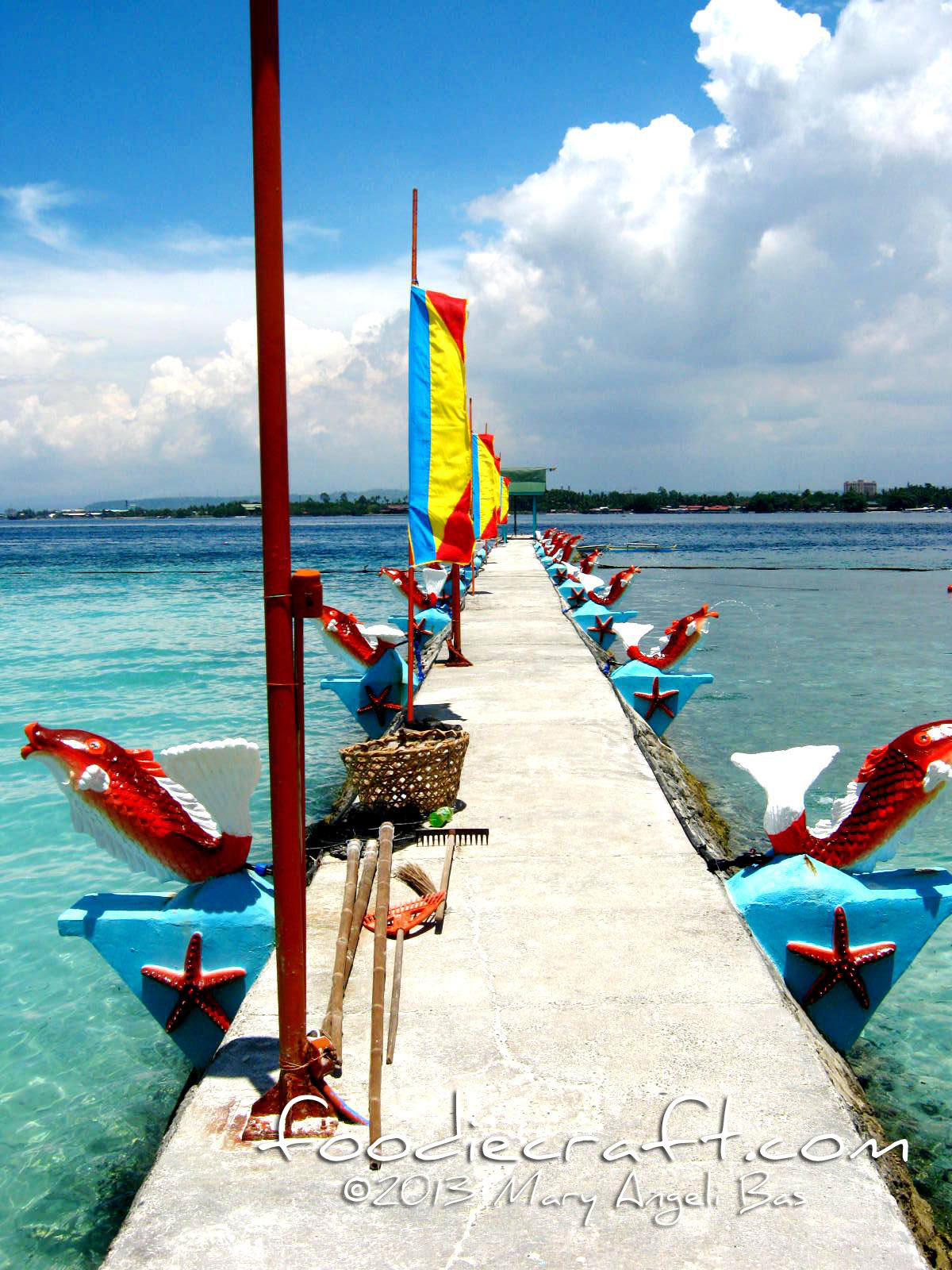 Foo Craft Paradise Island Park And Beach Resort S Paella Wade In The Crystal Clear Waters Of Davao