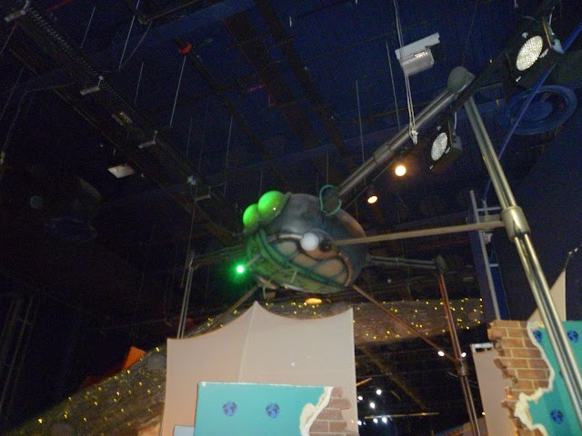 war of the worlds tripod sci fi at leicester space centre via lovebirds vintage