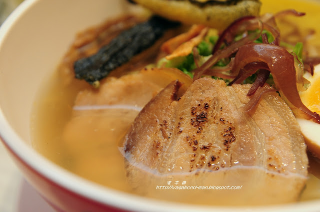 膨満感、ガスなど、乳糖不耐症を示す兆候