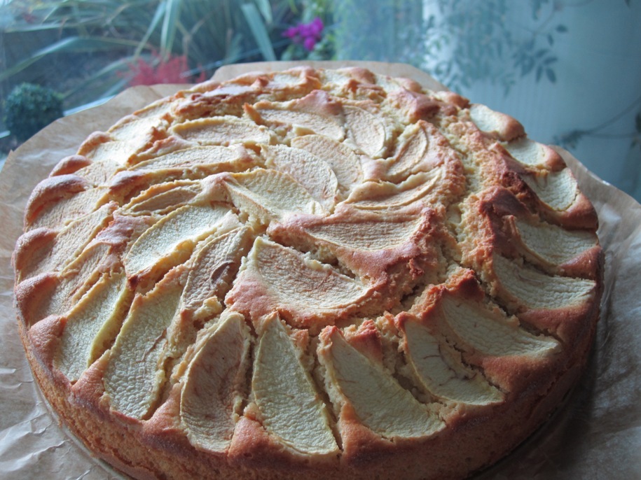 APPLE AND RICOTTA CAKE