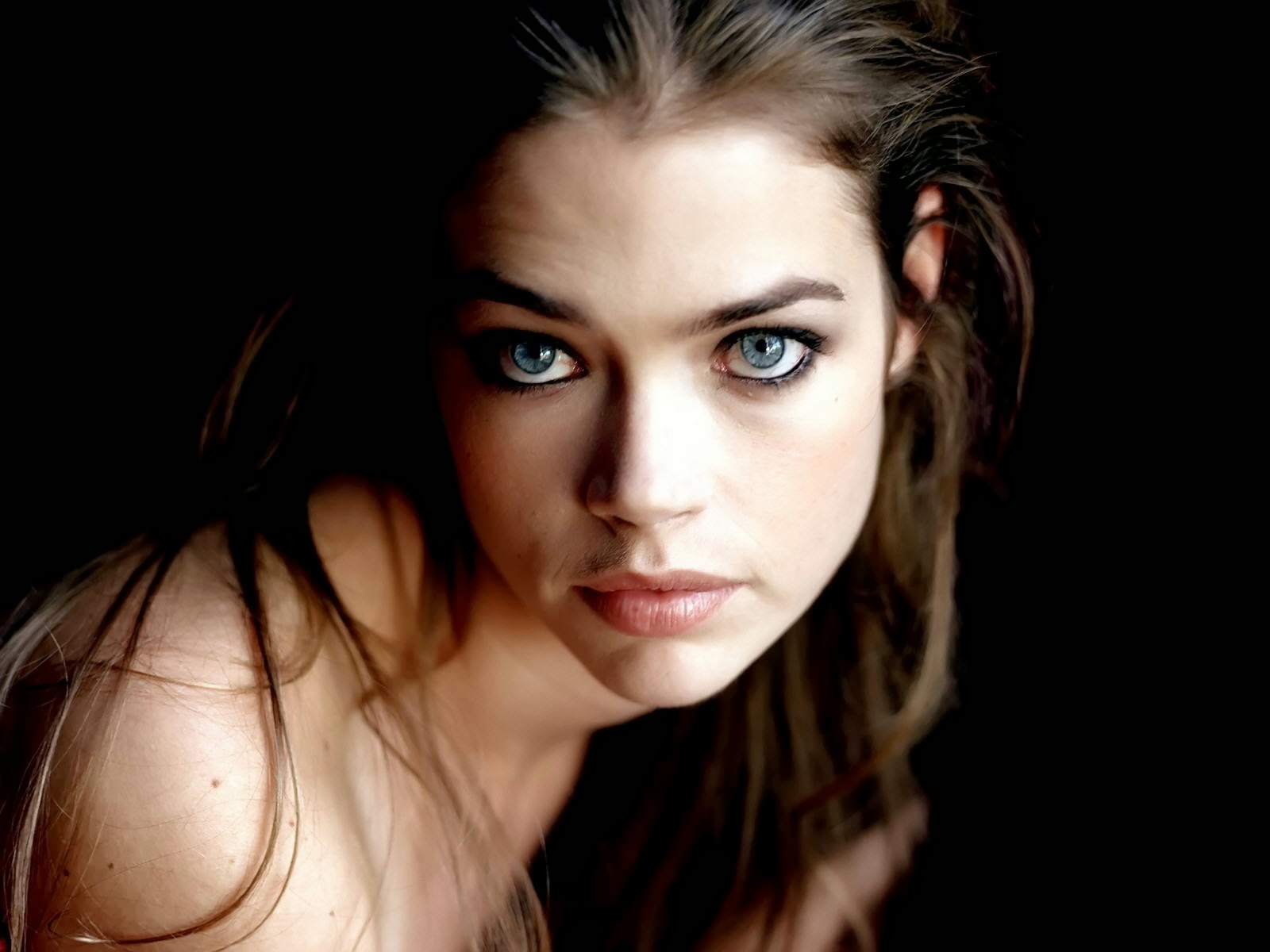 Denise Richards Wallpapers. - Hot and HD Wallpapers