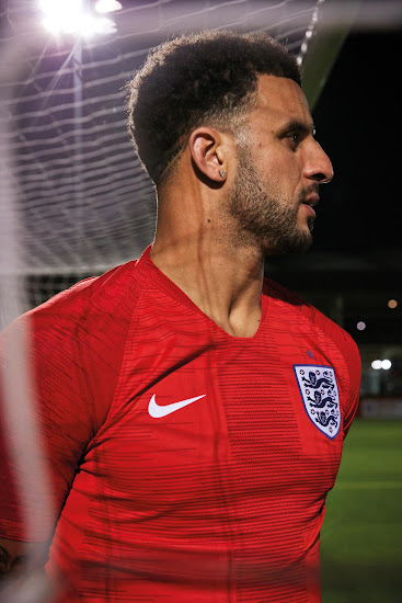 england-2018-world-cup-away-kit-2.jpg