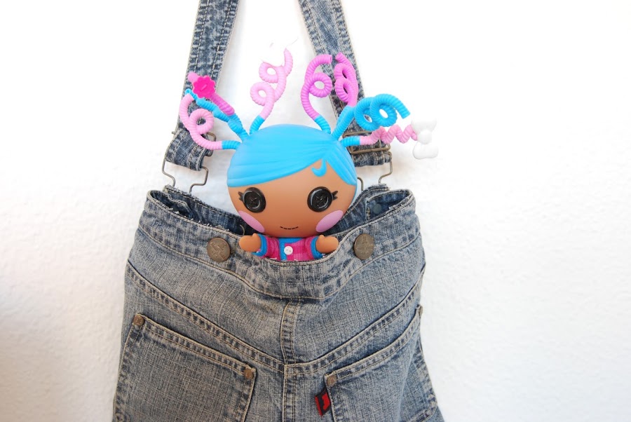 bolso hecho a partir de un vaquero viejos.