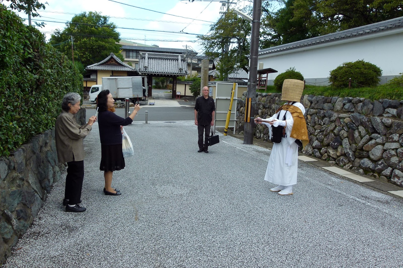 Myoan Shakuhachi Komuso Priest Jerry R. Schmick, Jr. making memories