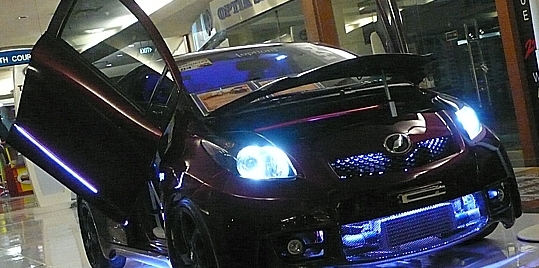 Modifikasi Motor: Modification Toyota Yaris Radiance and sleek Night Spot