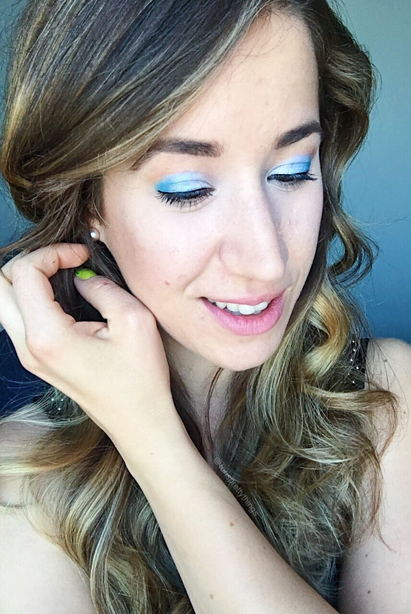 Bold, blue eyeshadow Makeup Look - Tori's Pretty Things Blog