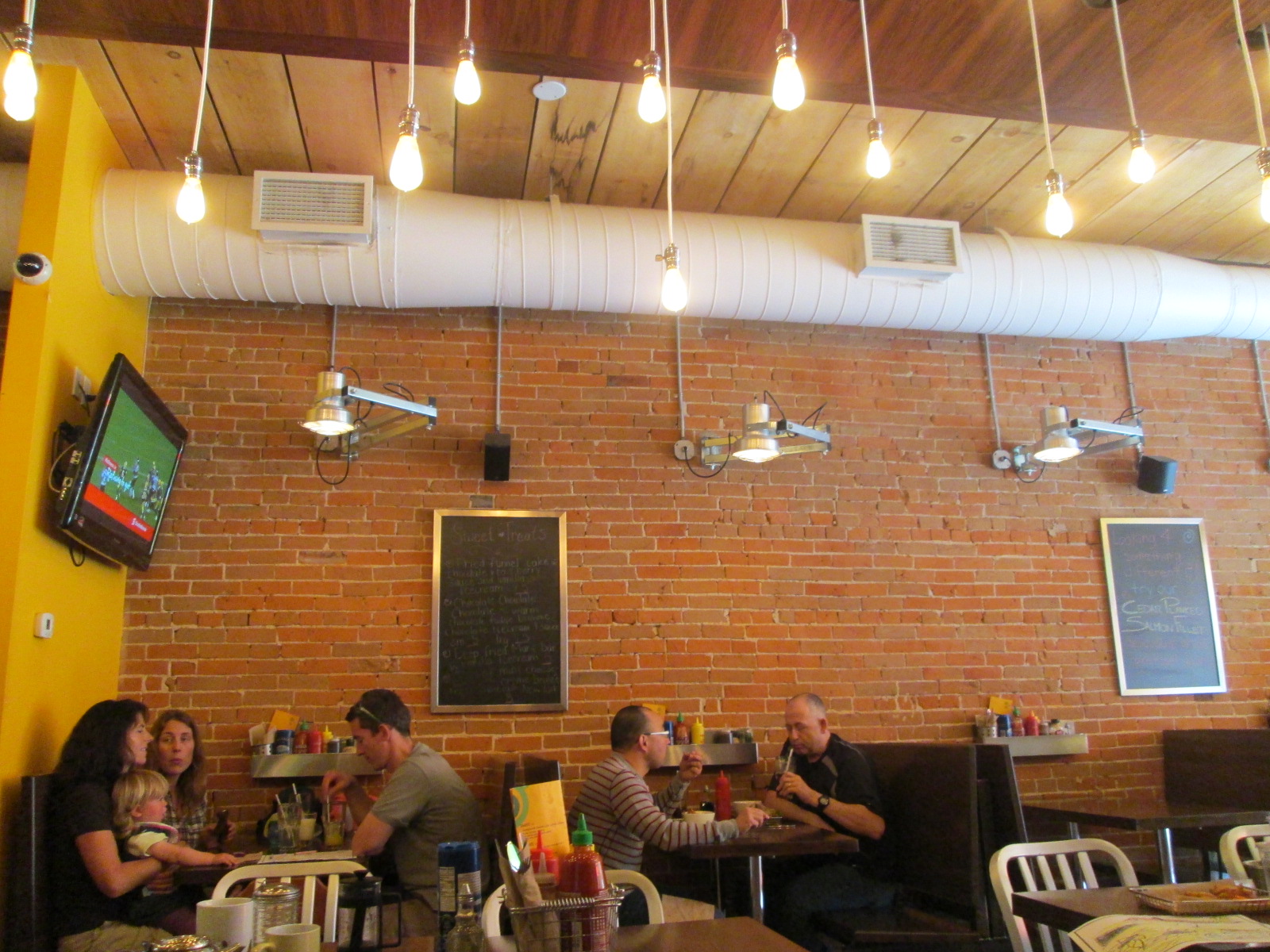 Harper's Burger Bar [Kingston] CJ NOMS