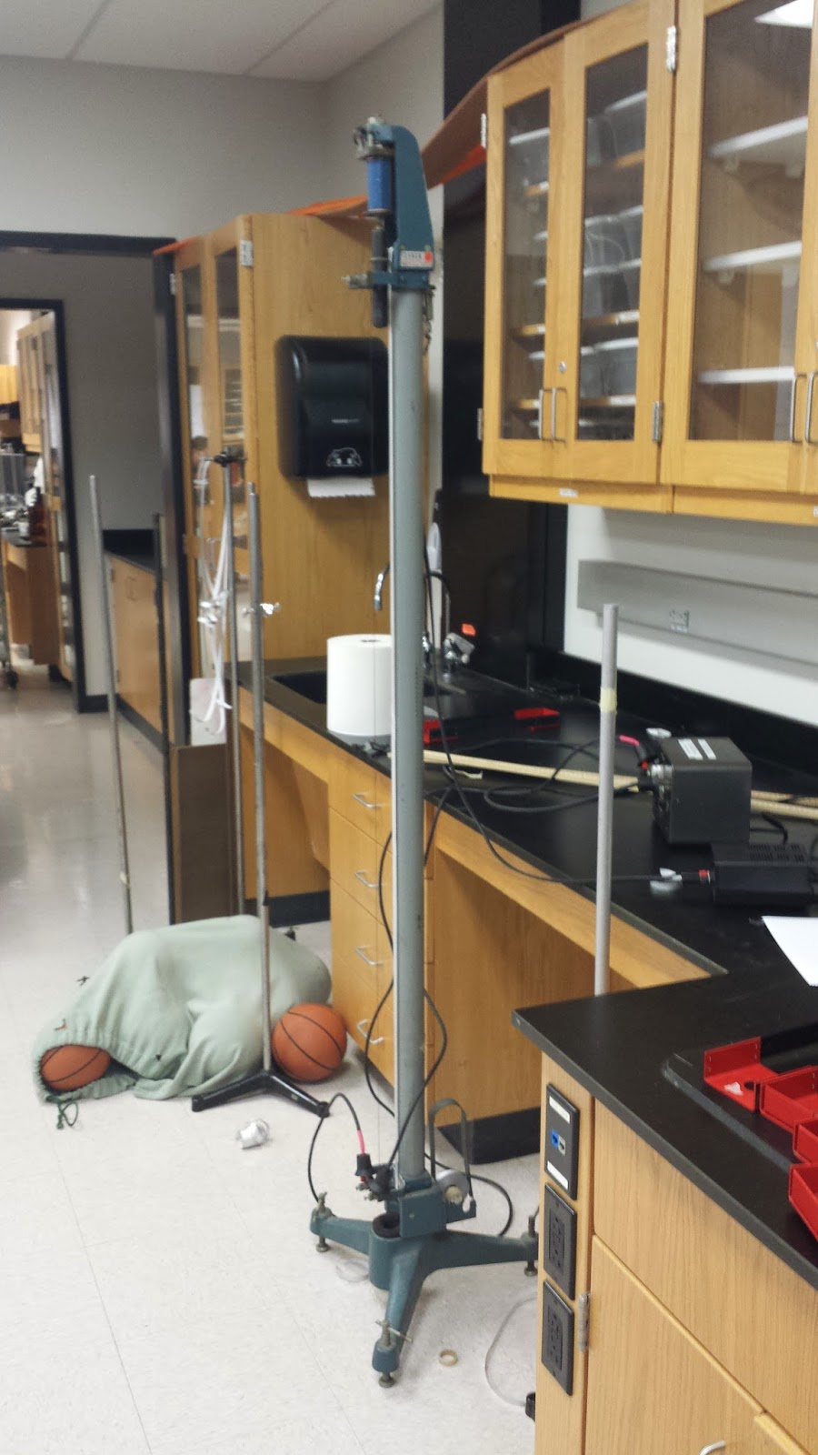 Phys4AF14 itai: 28-Aug-2014: Free Fall Lab