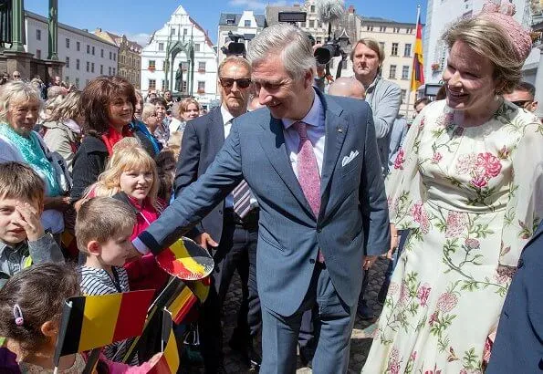 Queen Mathilde wore Giambattista Valli floral print silk chiffon midi dress in Neutrals. Princess Caroline wore same dress